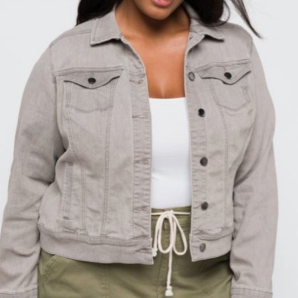 Market + Spruce Stitch Fix Sterling denim jacket Size 2X
Gray Like New with tags